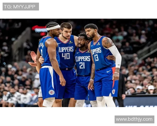 洛杉矶快船迎强敌上演巅峰对决全力冲击赛季关键胜利 洛杉矶快船迎强敌上演巅峰对决全力冲击赛季关键胜利